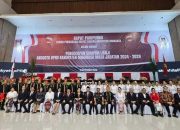 Kompak Pakai Busana Adat Ditanggal Cantik, 35 Anggota DPRD Minahasa Resmi Dilantik