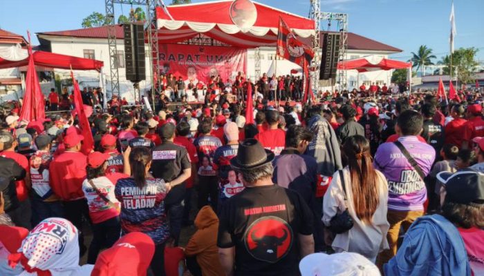 Tondano Merah, Ribuan Warga Semarakkan Kampanye Akbar RD-VASUNG