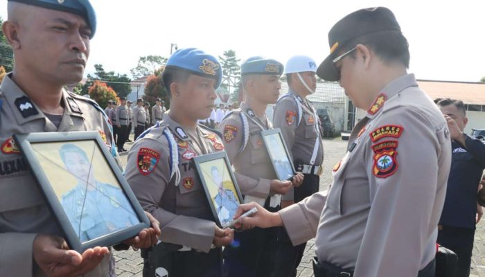 Polres Minahasa Gelar Upacara PTDH terhadap Tiga Personel, Tegaskan Komitmen Jaga Marwah Institusi