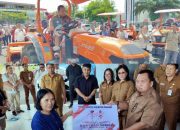 Bupati Robby Dondokambey Serahkan Alsintan dan Bantuan Bencana Kebakaran di Minahasa‎‎