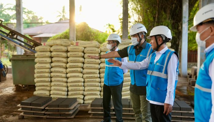 Dukung Program Presiden Prabowo, Simon Mantiri: Program ini diarahkan untuk mengganti atap rumah yang masih menggunakan seng dan asbes